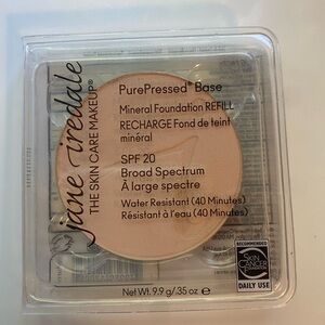 Jane Airedale PurePressed Base mineral foundation refill in color NATURAL
SPF 20